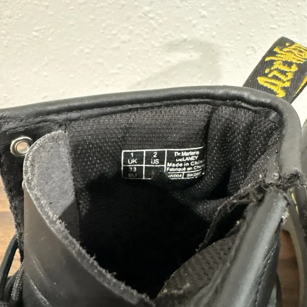 Dr. Martens‎ Delaney Boots Black Leather Zipper US 2 UK 1 Unisex Youth Boy Girl